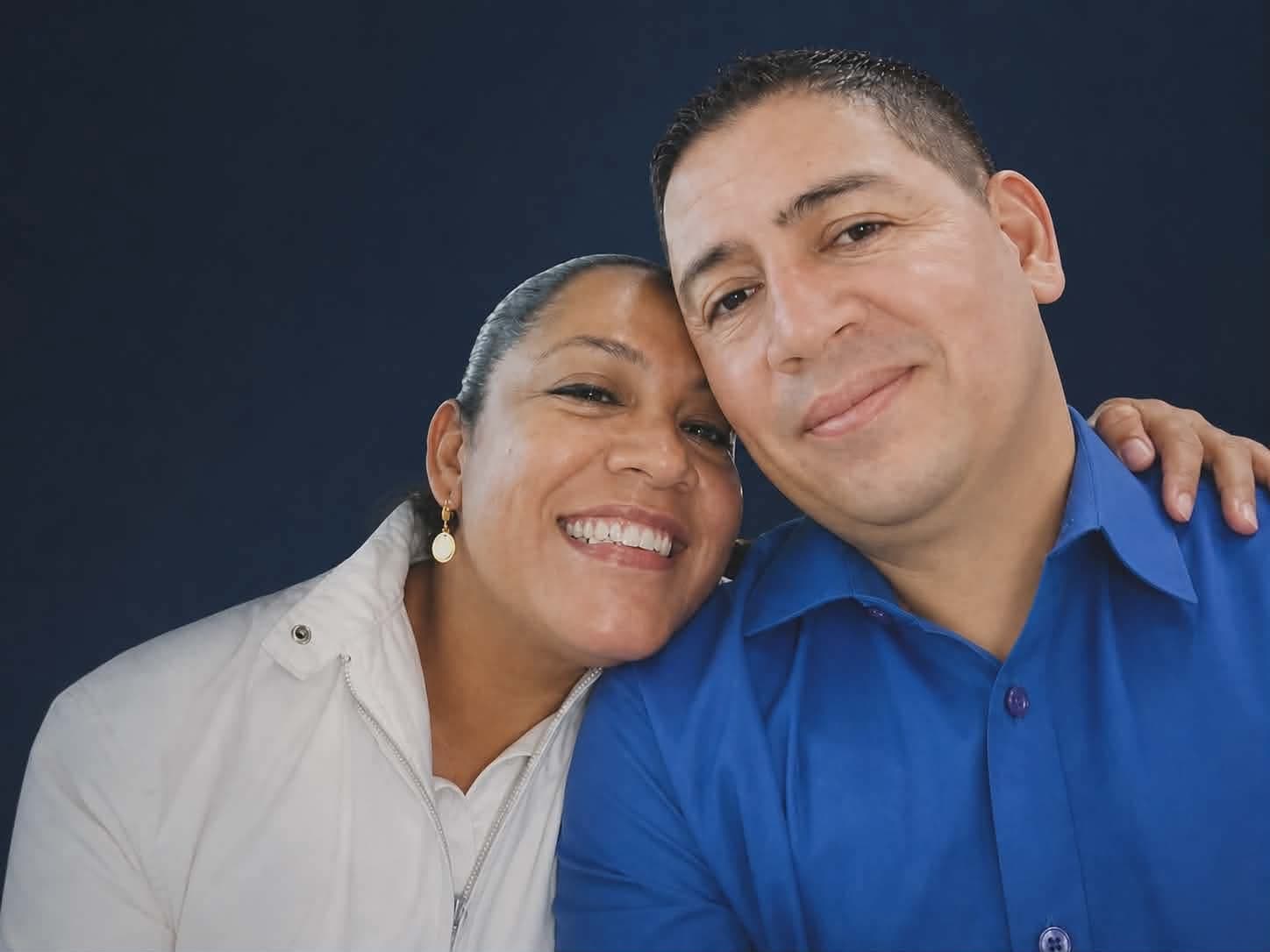 Pastores Cesar y Delmis Solis